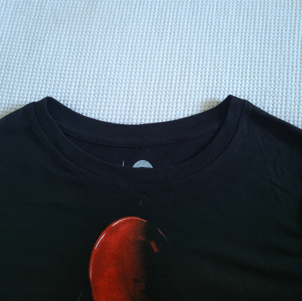 Stephen King's IT🕷 Graphic Tee👕 - NWOT - Picture 4 of 12